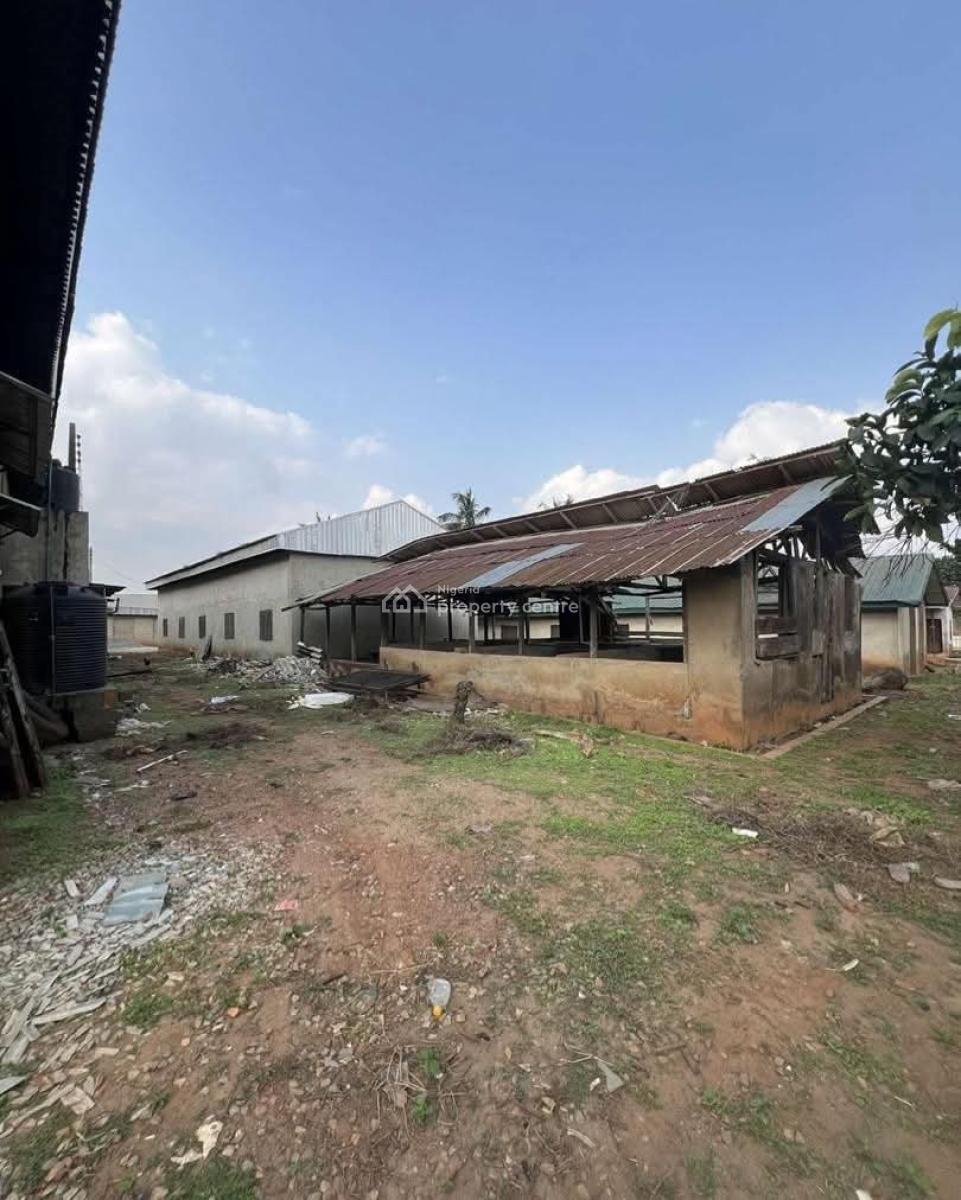 Tenement Flats Warehouses, Bungalow Houses, Etc Land Size: 6 Acres, Old-ife Road, Airport Junction, Ibadan, Oyo, Mixed-use Land for Sale