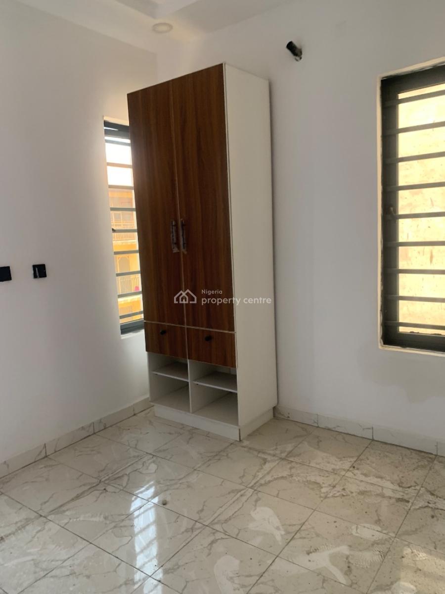 Standard 2 Bedroom Flat, Gbagada, Lagos, Flat / Apartment for Rent
