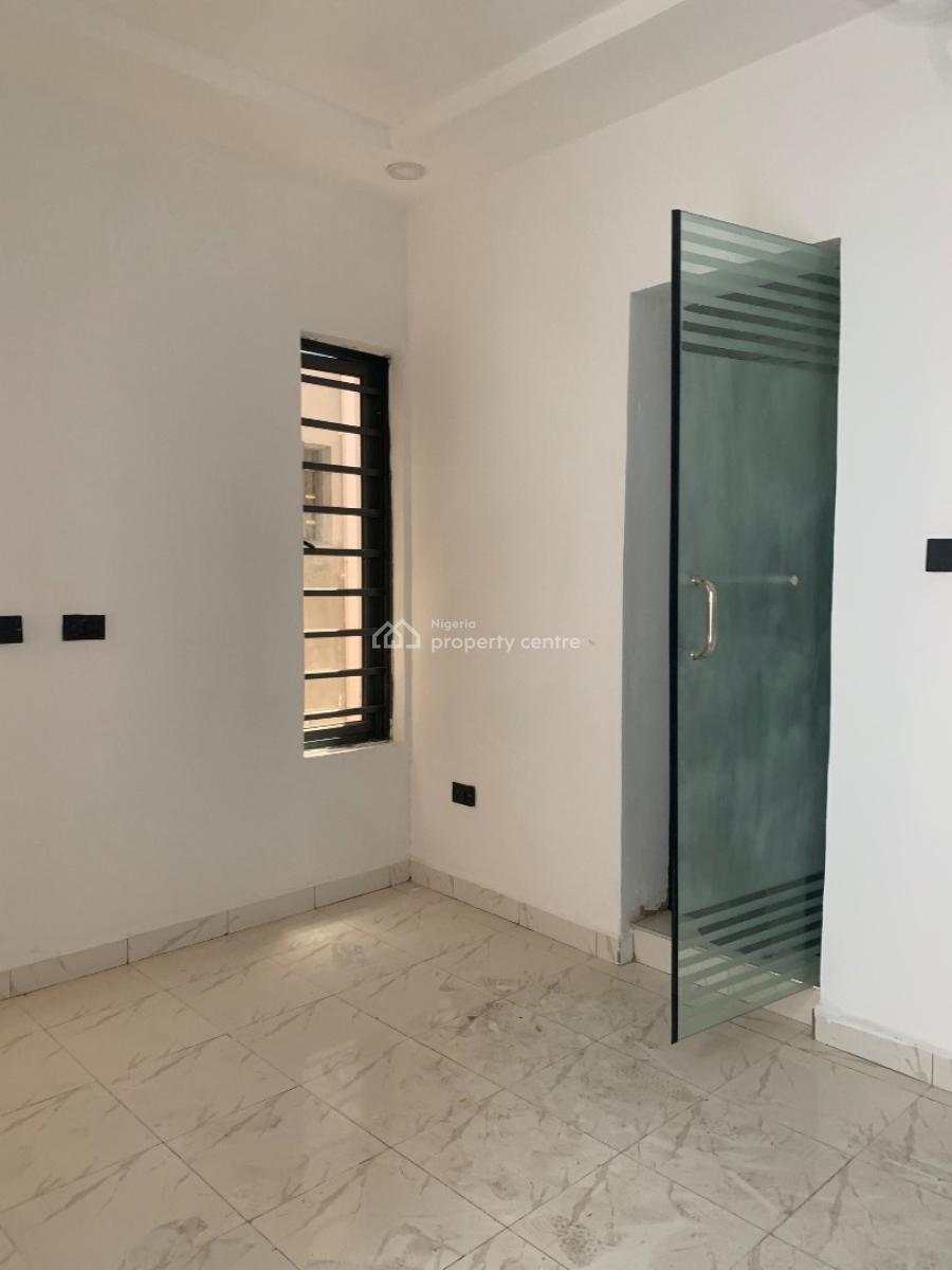 Standard 2 Bedroom Flat, Gbagada, Lagos, Flat / Apartment for Rent