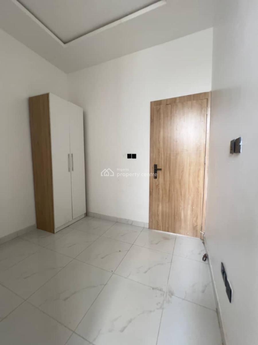 Very Classic,bran New 3 Bedrooms Terrace Duplex, Chevron Lekki ,private Estate with 24/7 Security,close to The Expressw, Lekki Phase 2, Lekki, Lagos, Terraced Duplex for Rent
