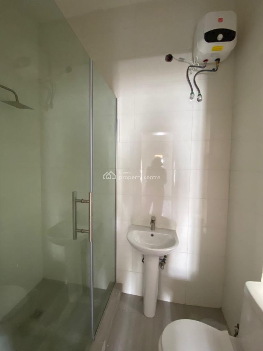 Man Excellent 2 Bedroom Apartment, Abraham Adesanya, Ajah, Lagos, Flat / Apartment for Sale
