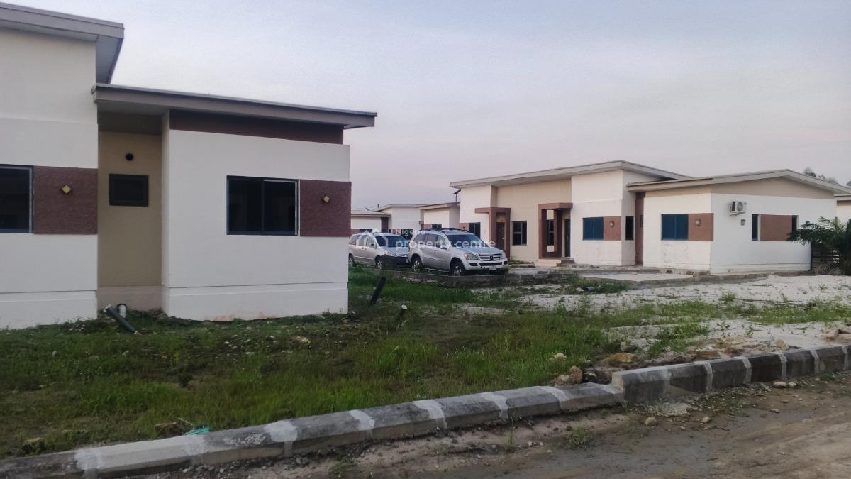 Distress Corner Piece 3 Bedrooms Semi-detached Bungalow, Beechwood Park Estate, Lakowe, Ibeju Lekki, Lagos, Semi-detached Bungalow for Sale