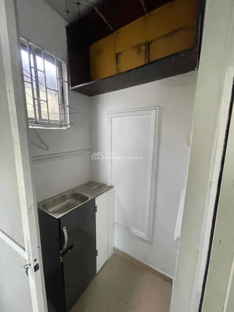 Luxurious a Roomself Contain, Oba Oyekan Estate Lekki Phase 1 Lakki Lagos, Lekki Phase 1, Lekki, Lagos, Self Contain (single Rooms) for Rent