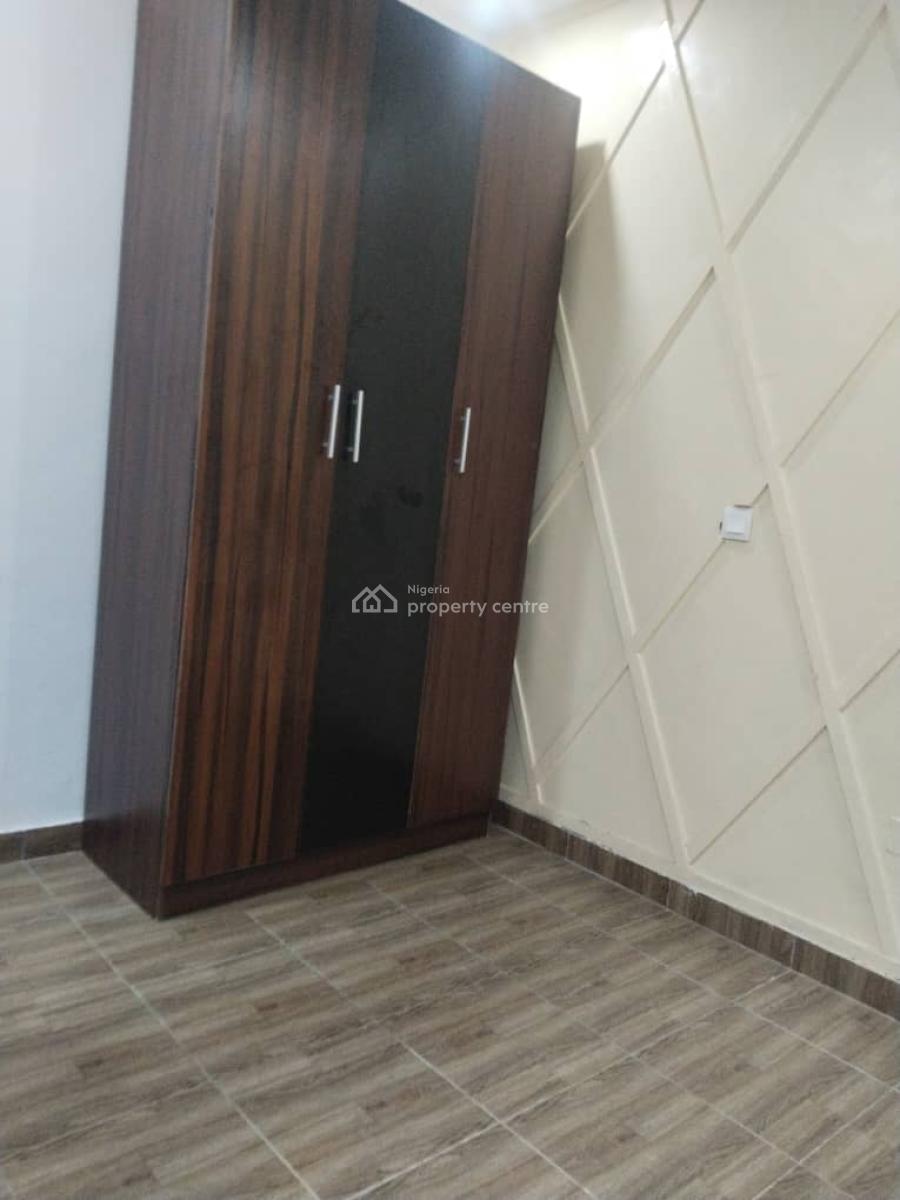 Spacious 2 Bedroom Flat Upstairs with Bq, Secured Estate, Ilasan, Lekki, Lagos, Flat / Apartment for Rent
