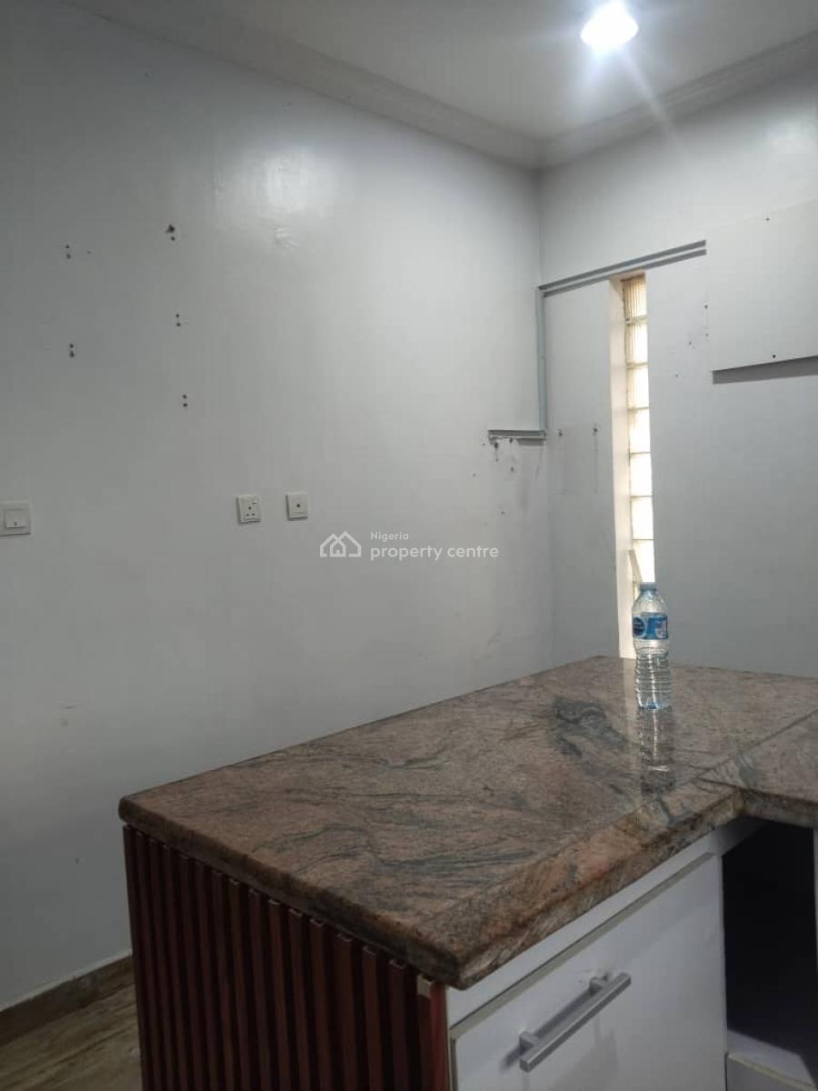 Spacious 2 Bedroom Flat Upstairs with Bq, Secured Estate, Ilasan, Lekki, Lagos, Flat / Apartment for Rent