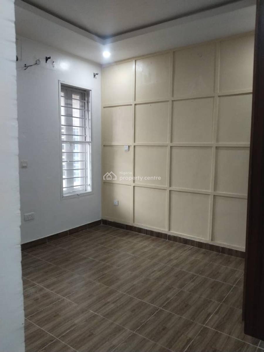 Spacious 2 Bedroom Flat Upstairs with Bq, Secured Estate, Ilasan, Lekki, Lagos, Flat / Apartment for Rent