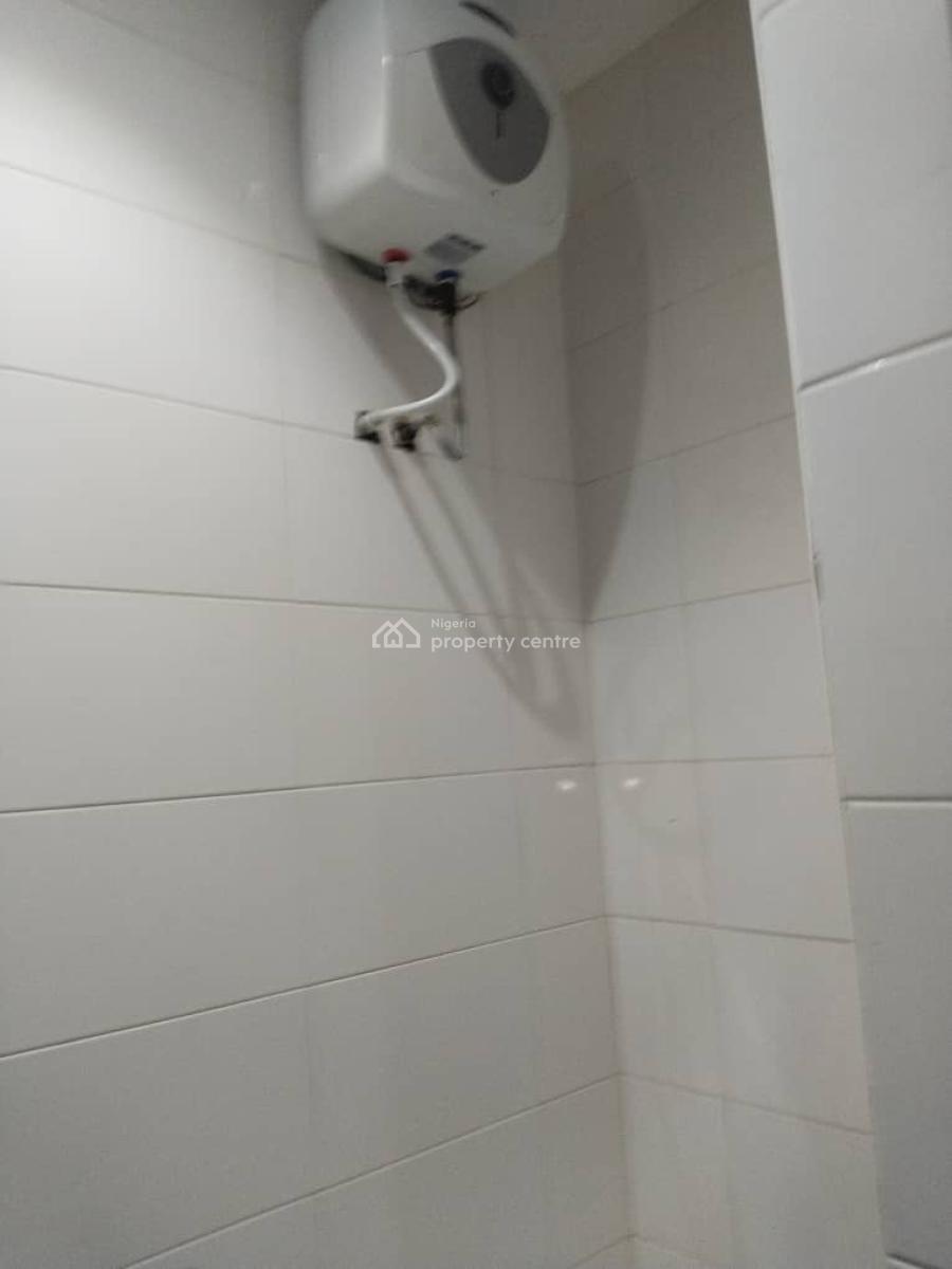 Spacious 2 Bedroom Flat Upstairs with Bq, Secured Estate, Ilasan, Lekki, Lagos, Flat / Apartment for Rent