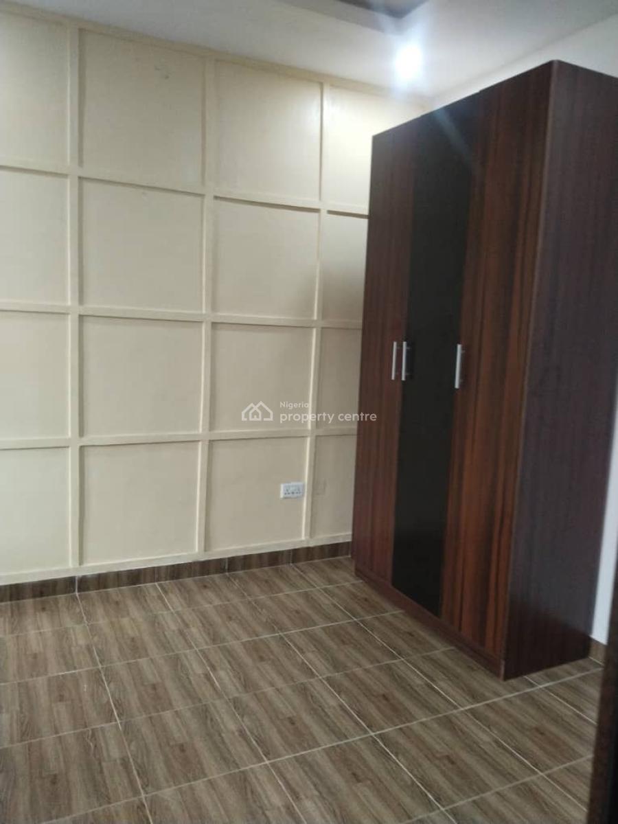 Spacious 2 Bedroom Flat Upstairs with Bq, Secured Estate, Ilasan, Lekki, Lagos, Flat / Apartment for Rent