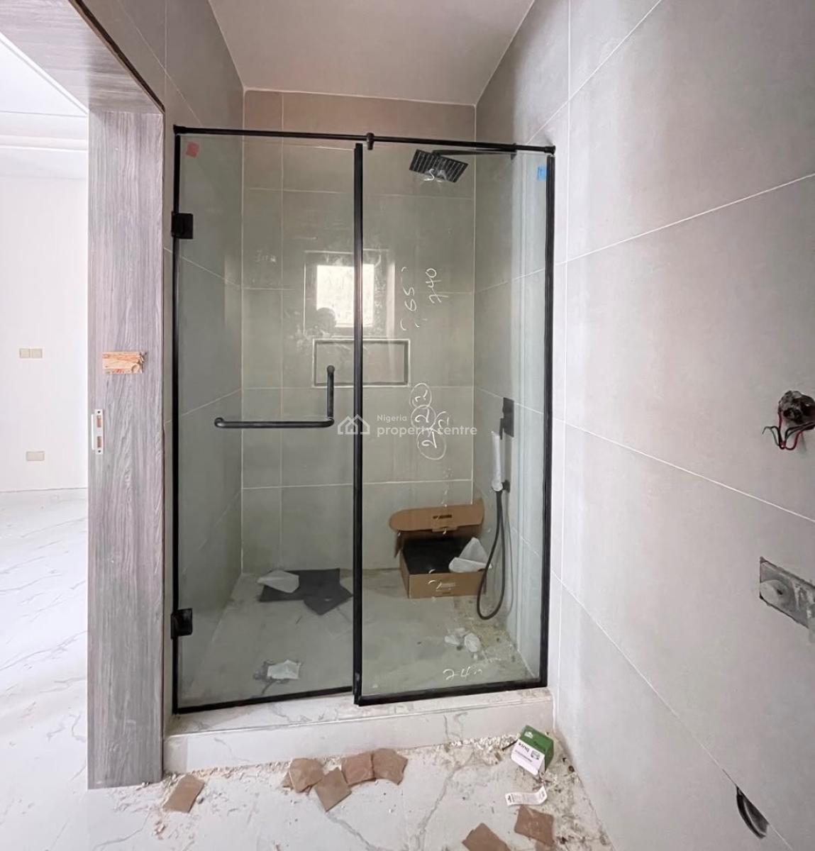 Lovely 3 Bedroom Apartment with Bq, Lekki Phase 1, Lekki Phase 1, Lekki, Lagos, Block of Flats for Sale