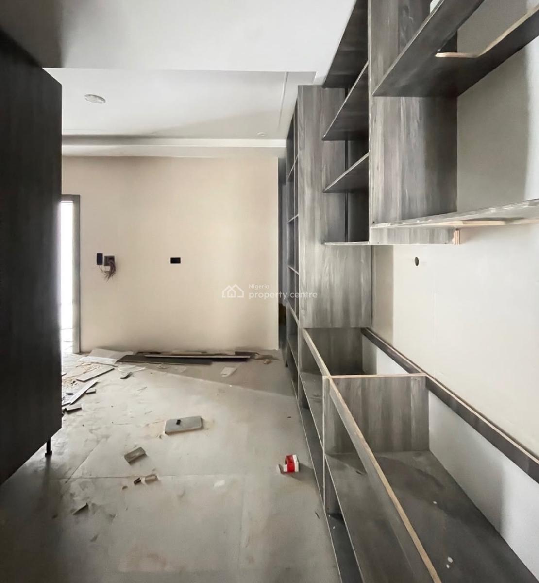 Lovely 3 Bedroom Apartment with Bq, Lekki Phase 1, Lekki Phase 1, Lekki, Lagos, Block of Flats for Sale