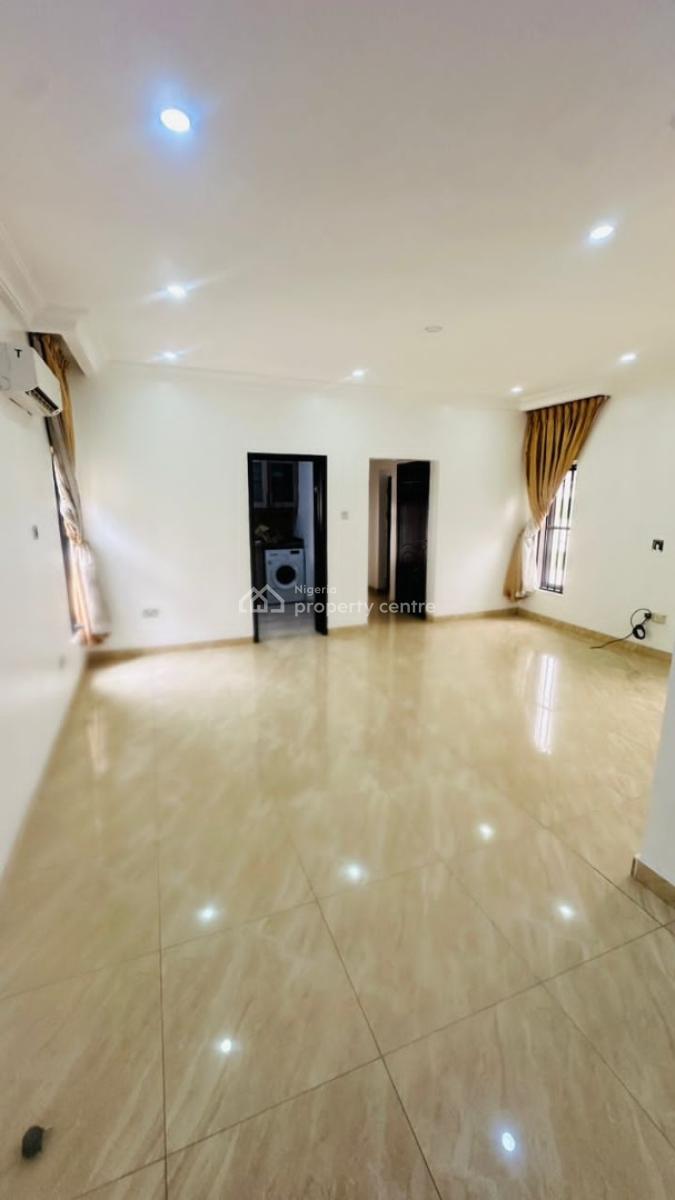 Fully Serviced Spacious 2bedroom Apartment+ Swimming Pool(upstairs ), Chevron Lekki, Lekki, Lagos, Flat / Apartment for Rent