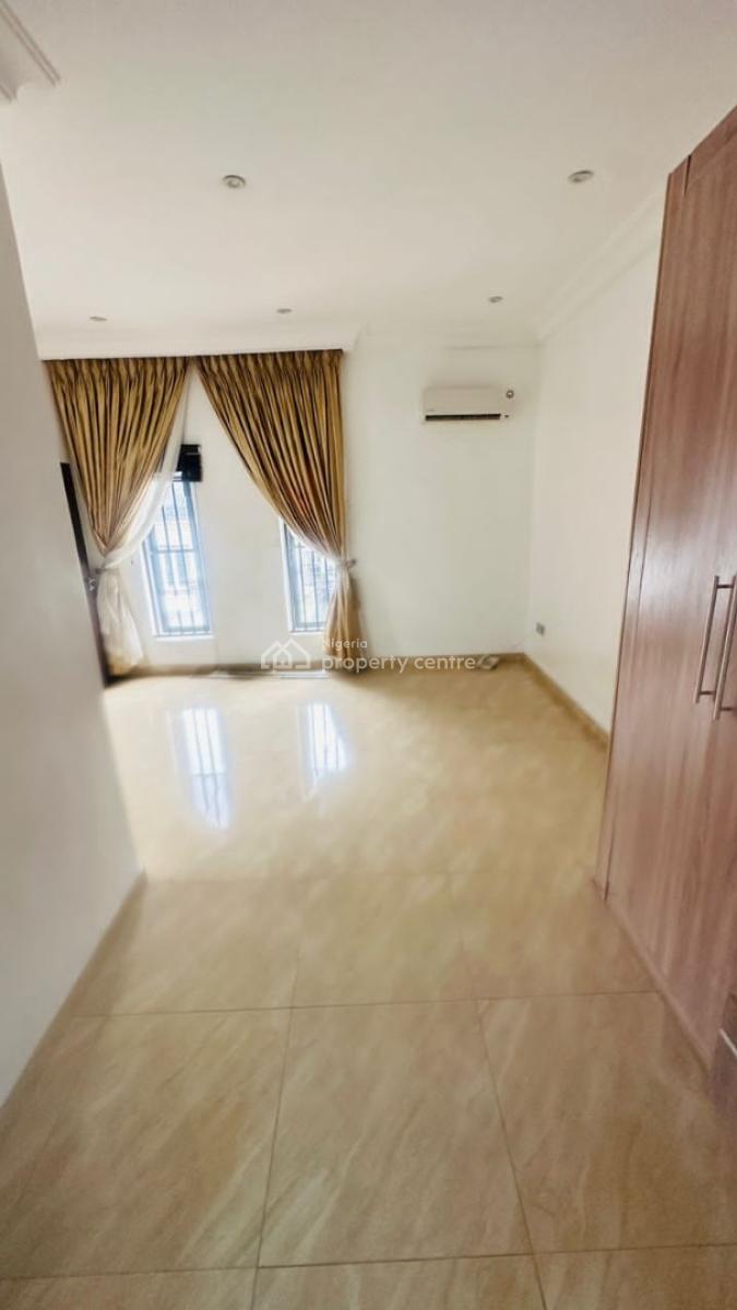 Fully Serviced Spacious 2bedroom Apartment+ Swimming Pool(upstairs ), Chevron Lekki, Lekki, Lagos, Flat / Apartment for Rent