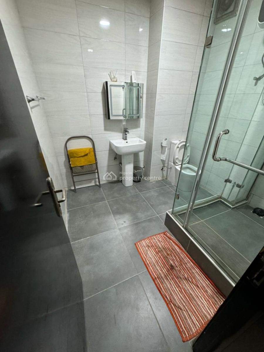 Fully Serviced Spacious 2bedroom Apartment+ Swimming Pool(upstairs ), Chevron Lekki, Lekki, Lagos, Flat / Apartment for Rent