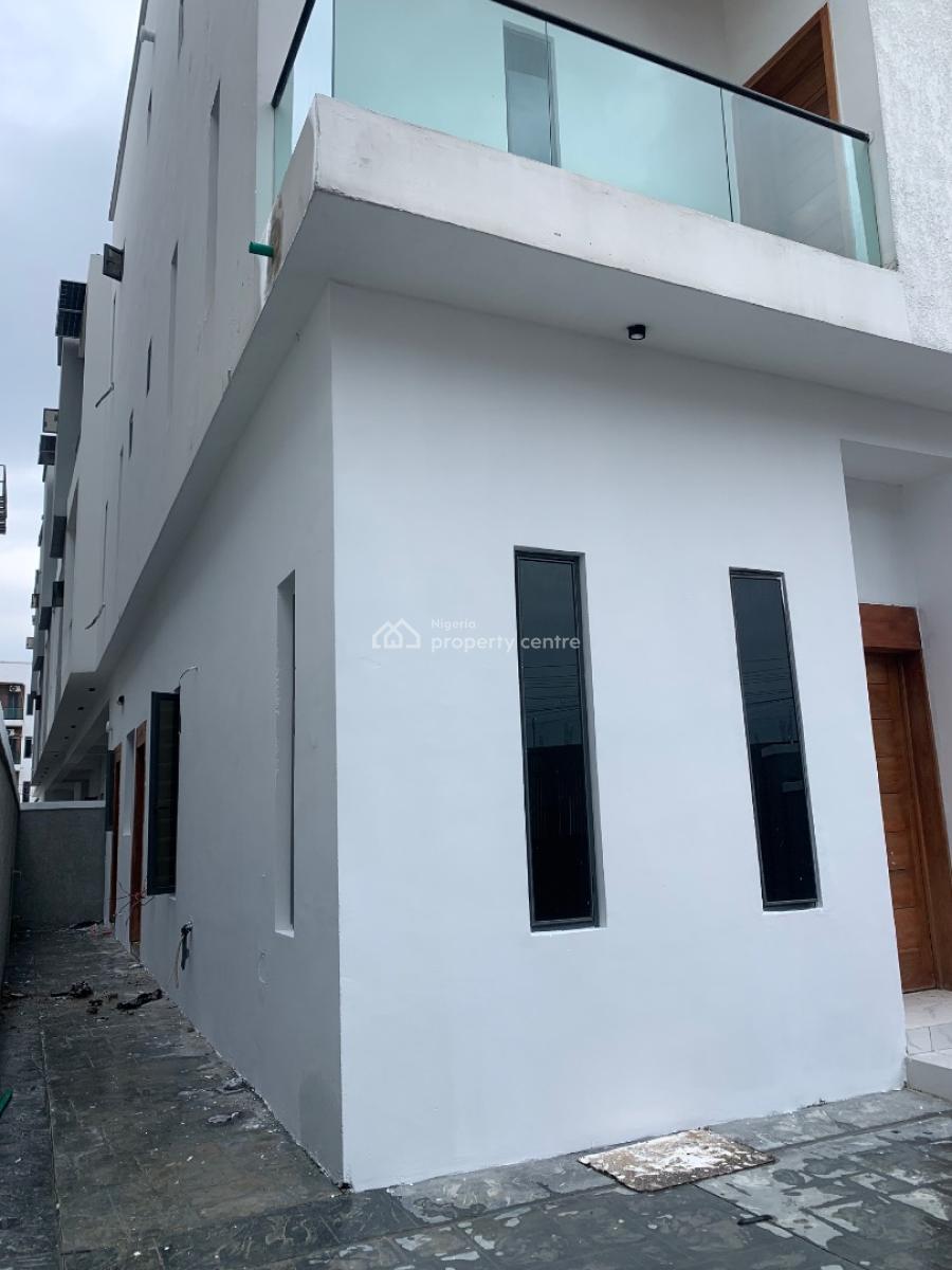 Brand New Luxurious 4 Bedroom Apartment with a Bq in an Estate, Ologolo, Lekki, Lagos, Flat / Apartment for Rent
