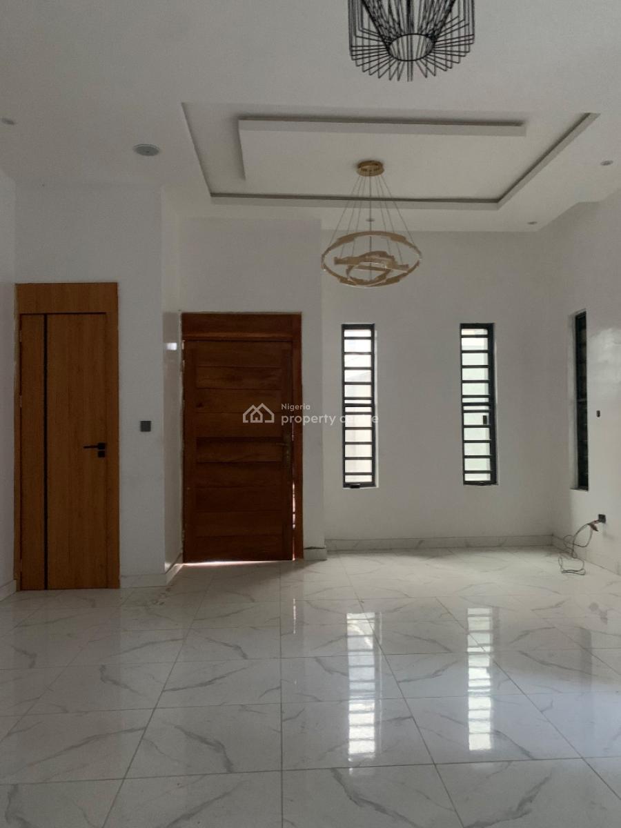 Brand New Luxurious 4 Bedroom Apartment with a Bq in an Estate, Ologolo, Lekki, Lagos, Flat / Apartment for Rent
