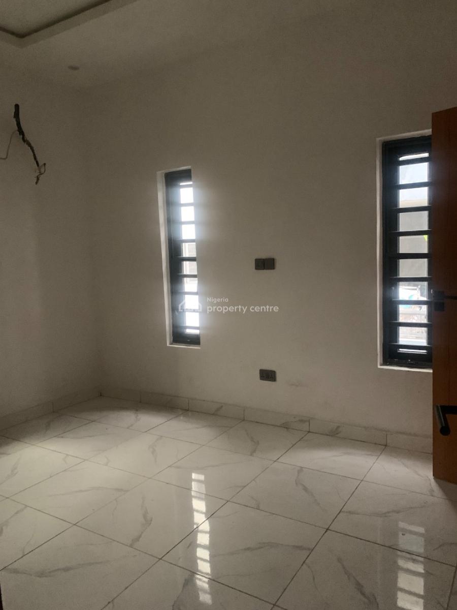 Brand New Luxurious 4 Bedroom Apartment with a Bq in an Estate, Ologolo, Lekki, Lagos, Flat / Apartment for Rent