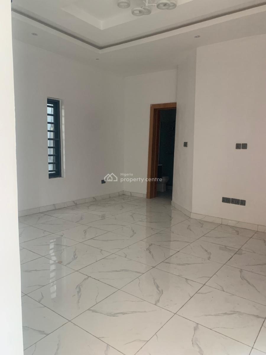 Brand New Luxurious 4 Bedroom Apartment with a Bq in an Estate, Ologolo, Lekki, Lagos, Flat / Apartment for Rent