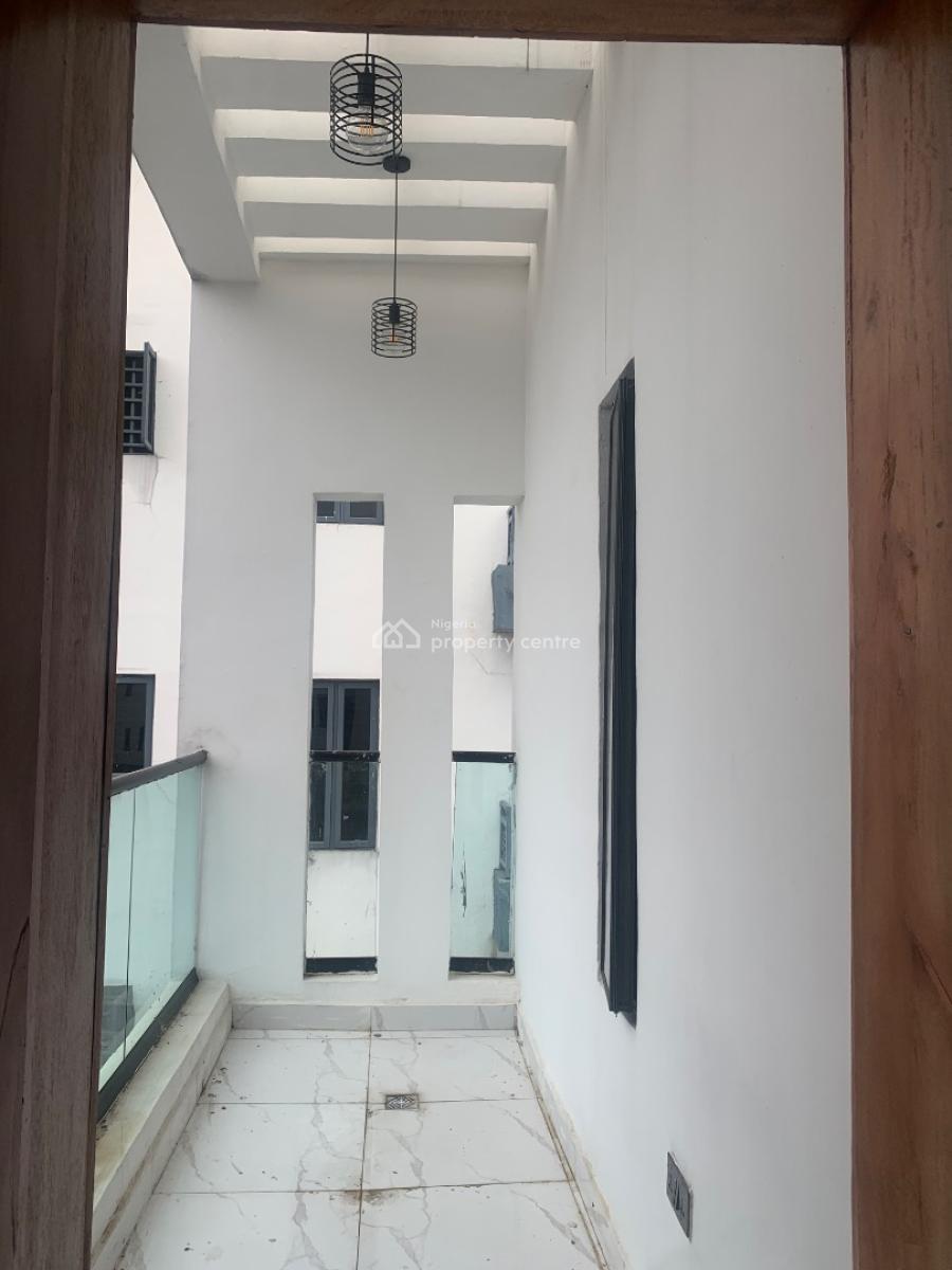 Brand New Luxurious 4 Bedroom Apartment with a Bq in an Estate, Ologolo, Lekki, Lagos, Flat / Apartment for Rent