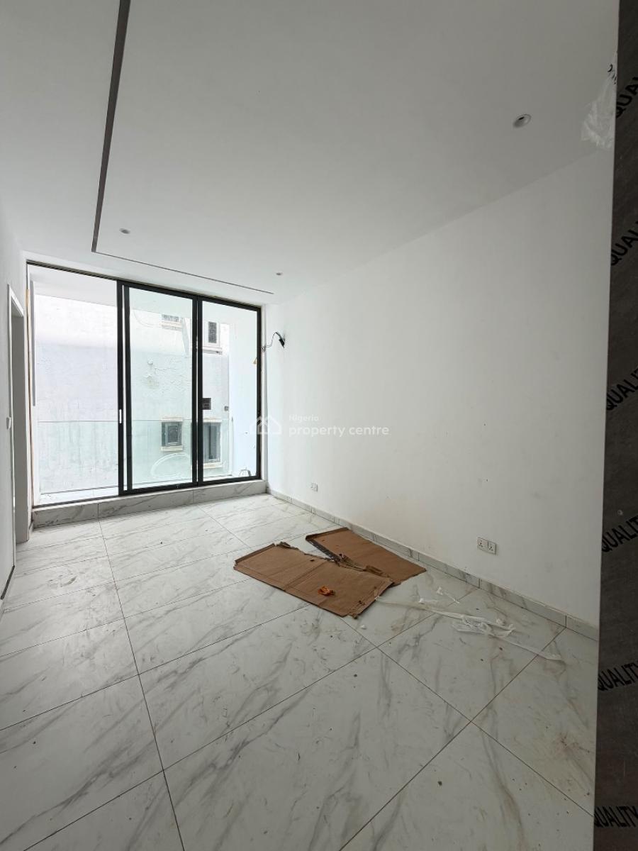 Spacious 2 Bedroom Apartment with Elevator and Swimming Pool, Lekki Phase 1, Lekki, Lagos, Flat / Apartment for Sale