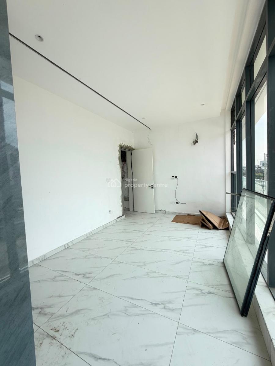 Spacious 2 Bedroom Apartment with Elevator and Swimming Pool, Lekki Phase 1, Lekki, Lagos, Flat / Apartment for Sale