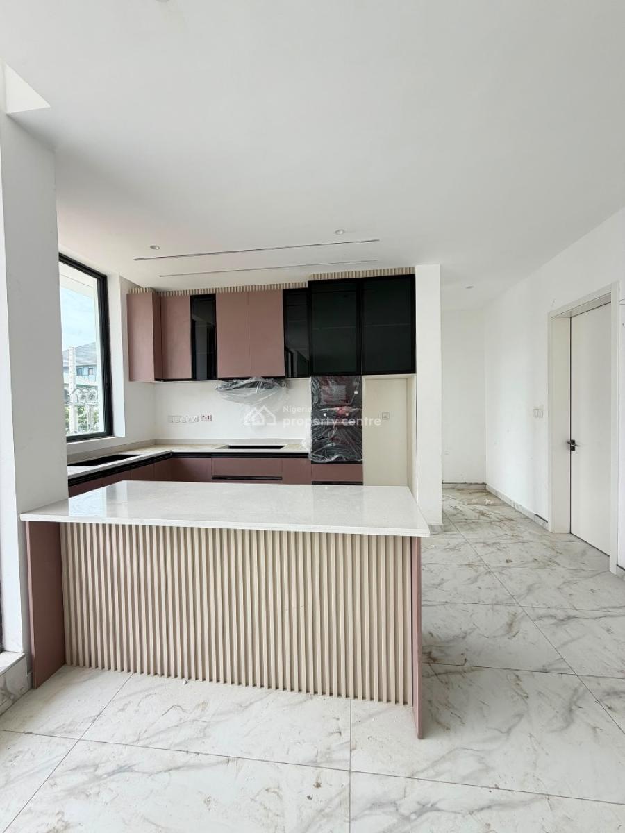 Spacious 2 Bedroom Apartment with Elevator and Swimming Pool, Lekki Phase 1, Lekki, Lagos, Flat / Apartment for Sale