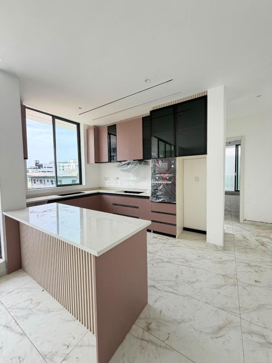 Spacious 2 Bedroom Apartment with Elevator and Swimming Pool, Lekki Phase 1, Lekki, Lagos, Flat / Apartment for Sale