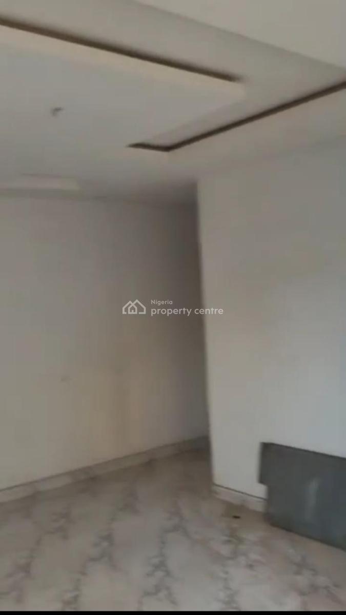 Lovely 2 Bedroom Flat, Alagomeji, Yaba, Lagos, Flat / Apartment for Rent