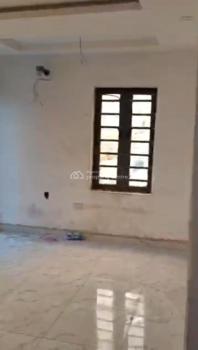 Lovely 2 Bedroom Flat, Alagomeji, Yaba, Lagos, Flat / Apartment for Rent