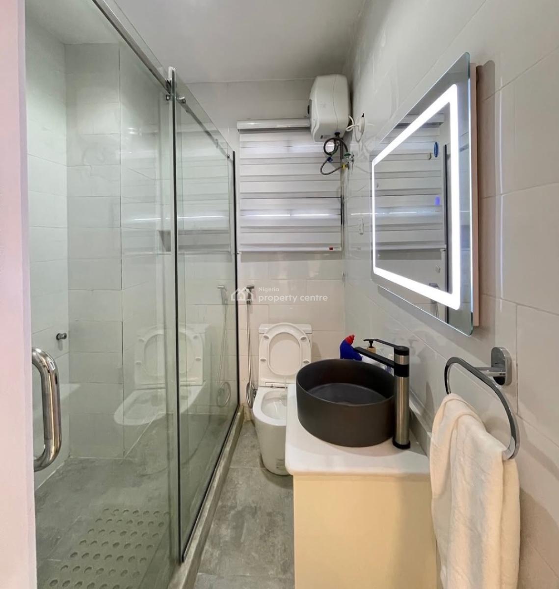 Lovely 3 Bedroom Apartment with Bq, Lekki Phase 1, Lekki Phase 1, Lekki, Lagos, Block of Flats for Sale