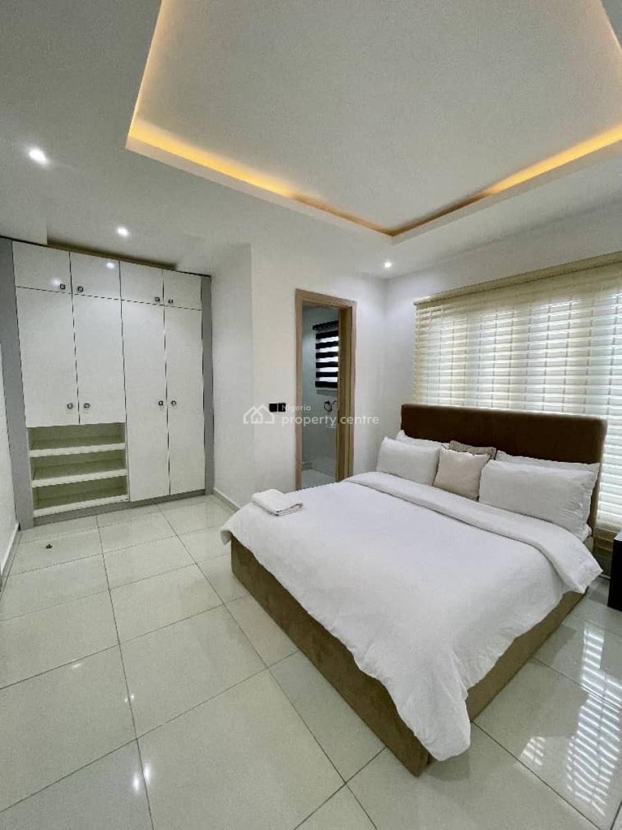 Cozy 3 Bedroom Apartment with Swimming Pool, Perez Drive, Lekki Phase 1, Lekki, Lagos, Flat / Apartment Short Let