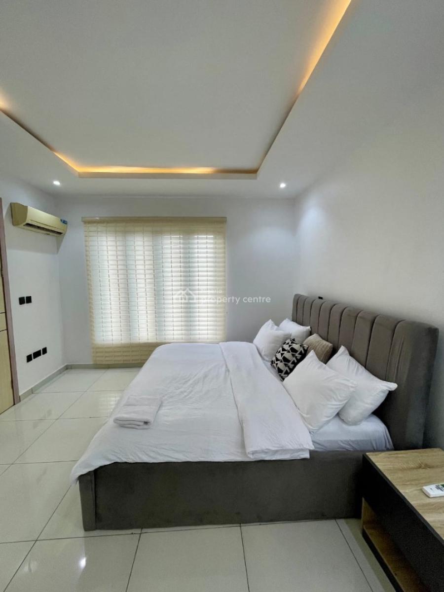 Cozy 3 Bedroom Apartment with Swimming Pool, Perez Drive, Lekki Phase 1, Lekki, Lagos, Flat / Apartment Short Let