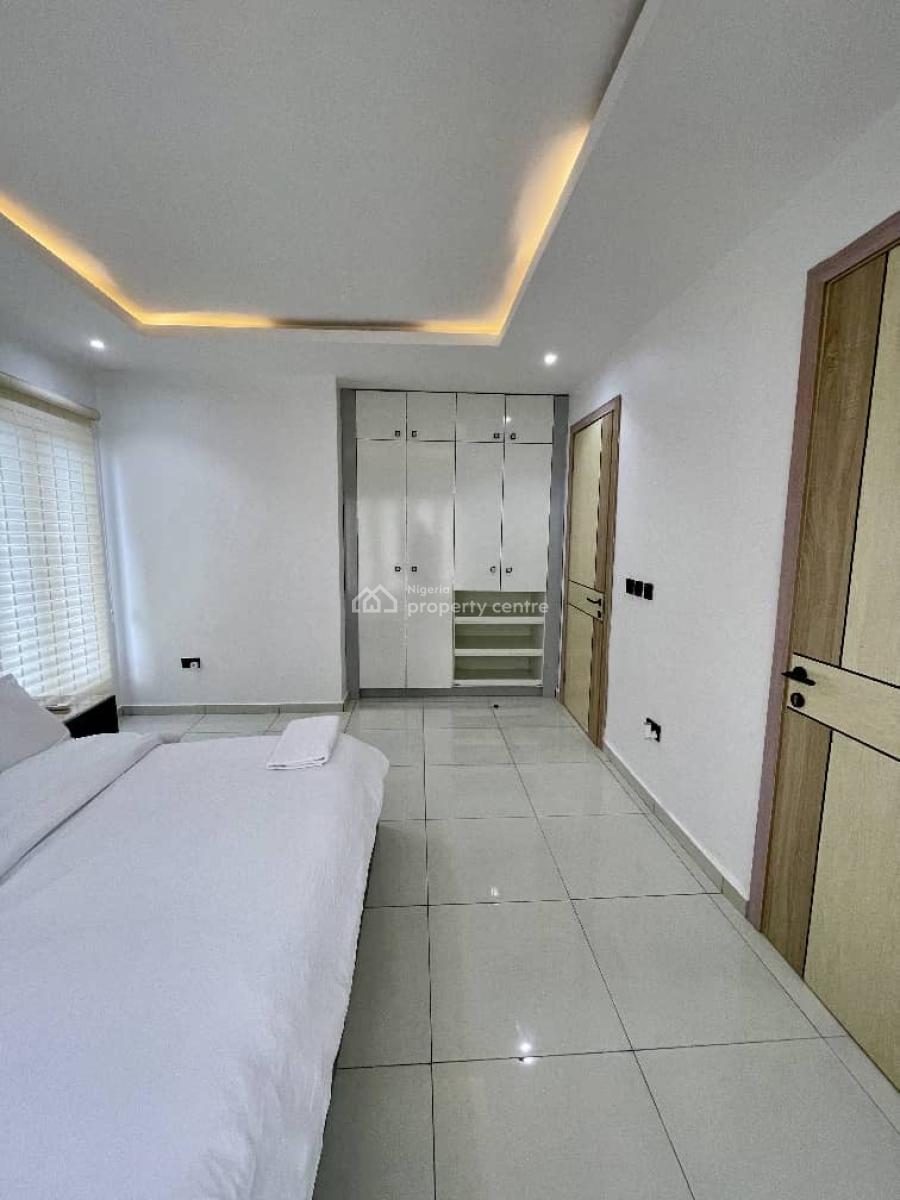 Cozy 3 Bedroom Apartment with Swimming Pool, Perez Drive, Lekki Phase 1, Lekki, Lagos, Flat / Apartment Short Let