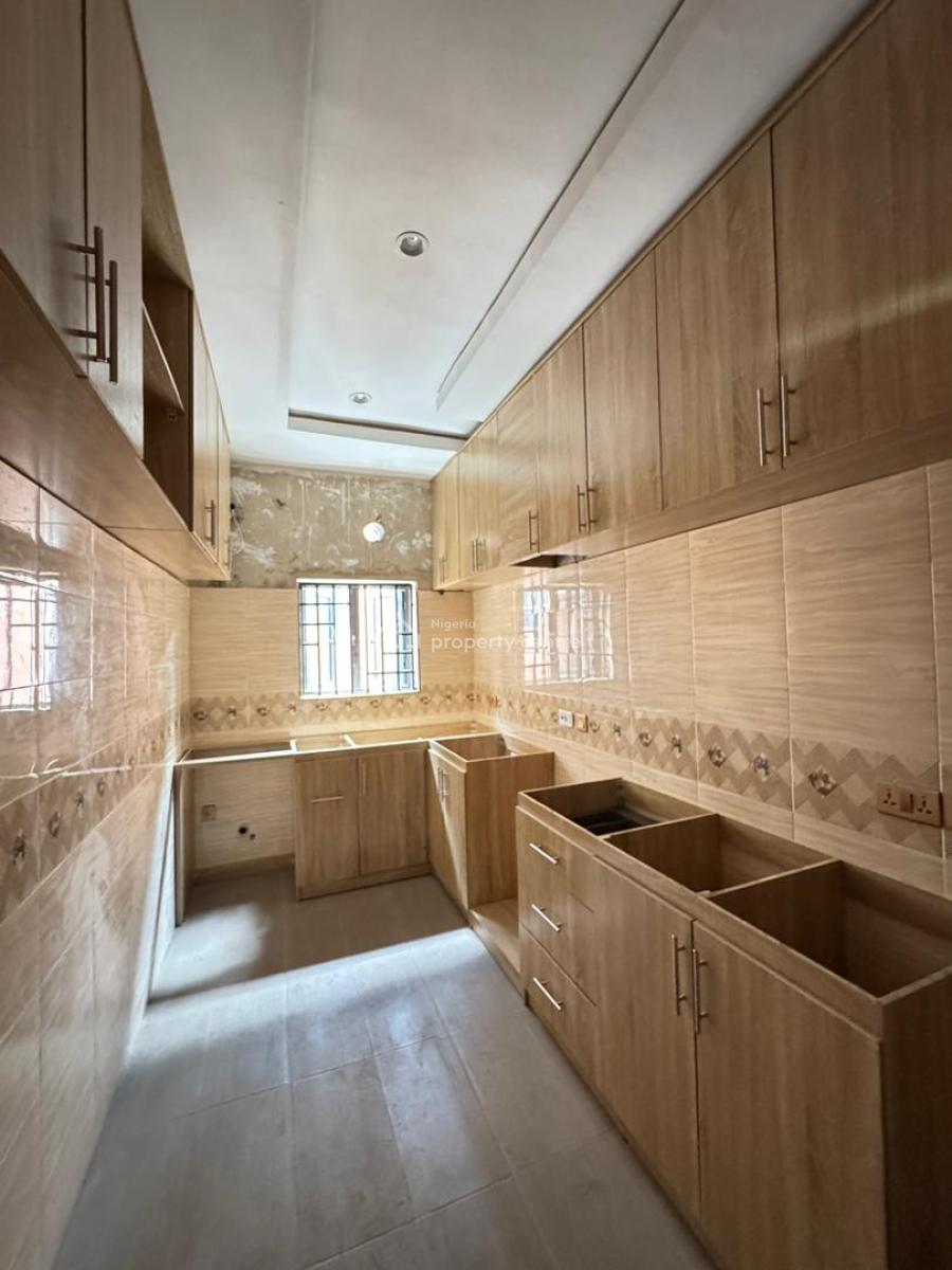 Lovely 2 Bedroom Apartment in a Serene Environment, Lovely Built Apartment in a Serene Neighborhood, Surulere, Lagos, Flat / Apartment for Sale