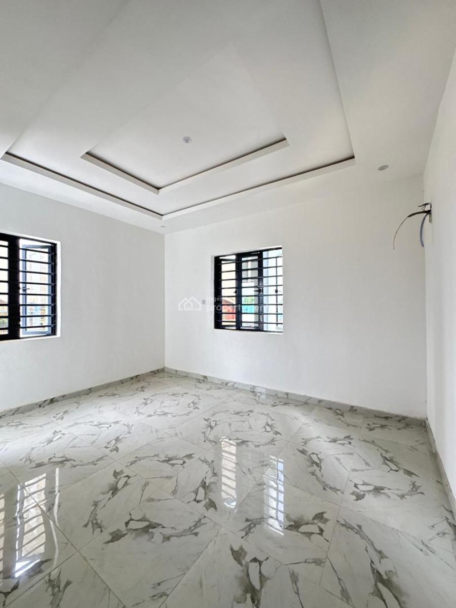 Beautiful Well Built 3 Bedroom Apartment, Excellently Designed Apartment in a Secured Neighborhood, Surulere, Lagos, Block of Flats for Sale