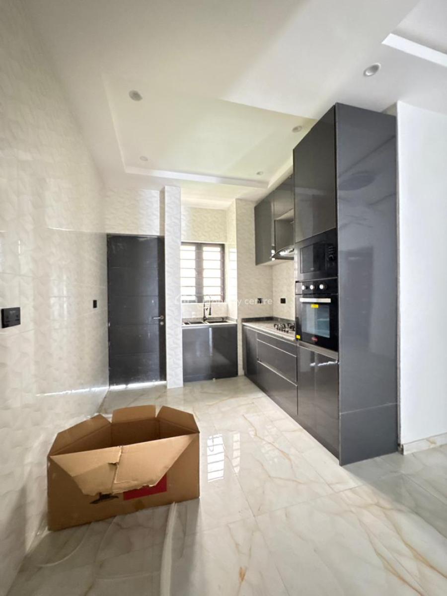 Beautiful Well Built 3 Bedroom Apartment, Excellently Designed Apartment in a Secured Neighborhood, Surulere, Lagos, Block of Flats for Sale