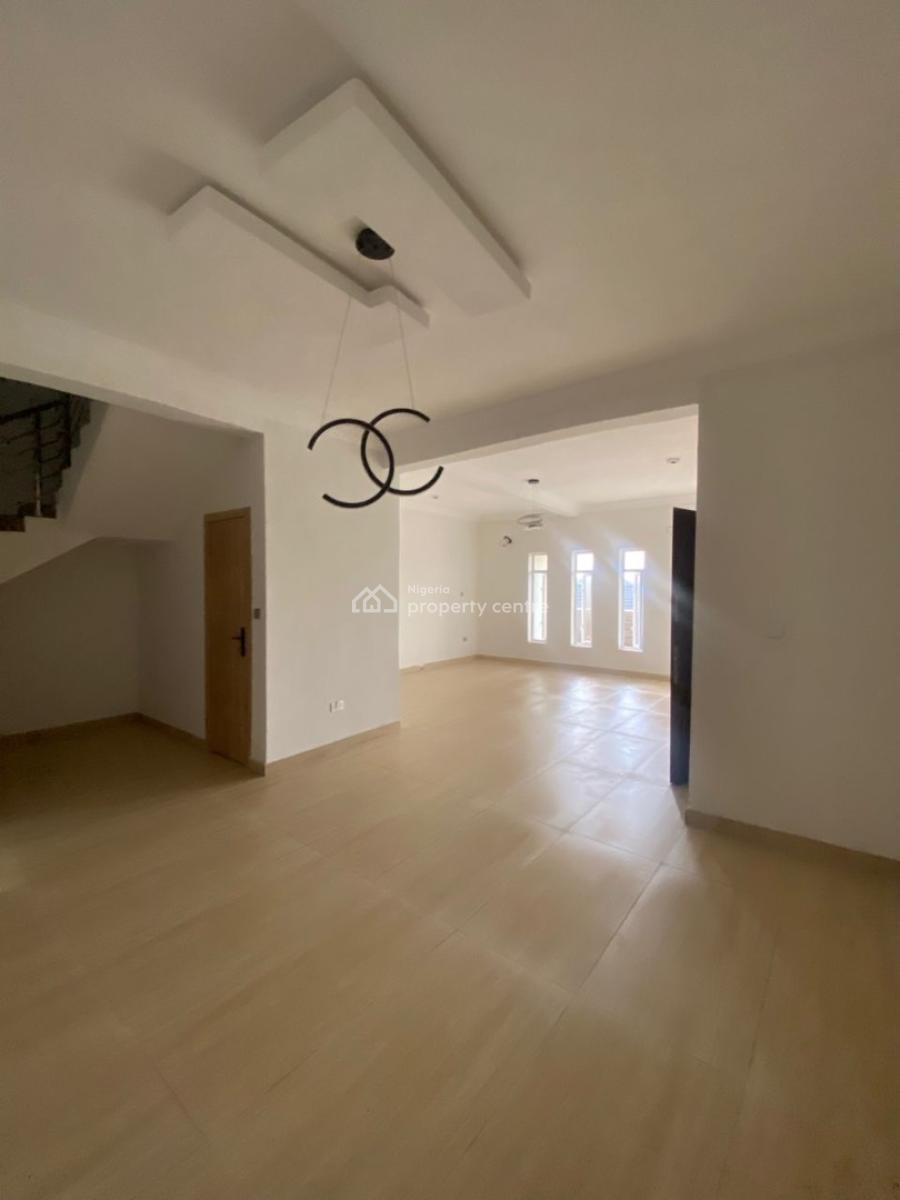 Lovely 2 Bedroom Maisonette, Lekki Phase 1, Lekki, Lagos, Flat / Apartment for Sale