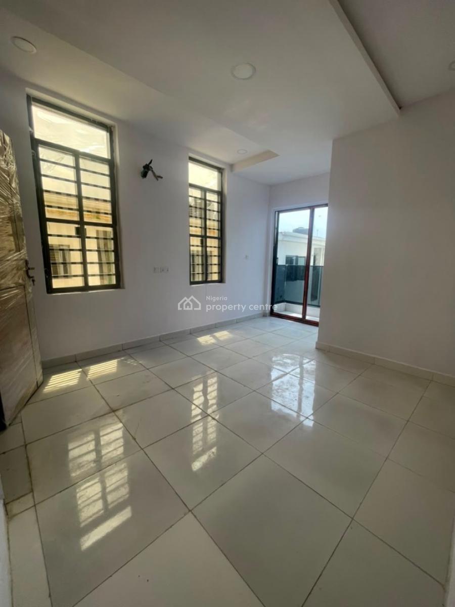Spacious 2 Bedroom Apartment, Ologolo, Lekki, Lagos, Flat / Apartment for Rent