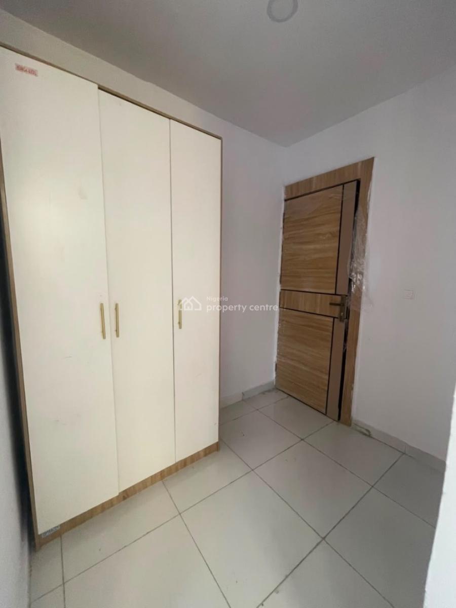 Spacious 2 Bedroom Apartment, Ologolo, Lekki, Lagos, Flat / Apartment for Rent