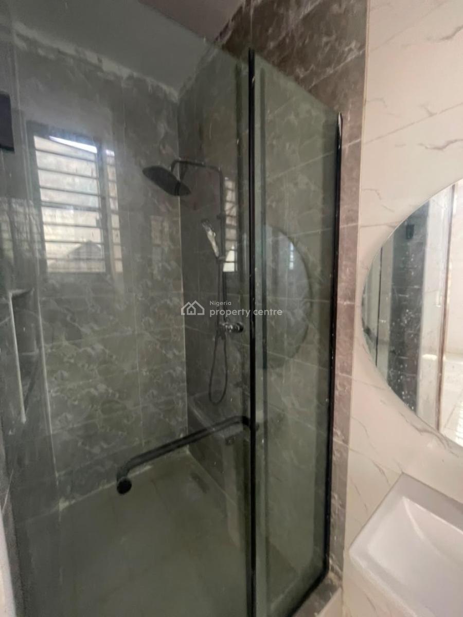 Spacious 2 Bedroom Apartment, Ologolo, Lekki, Lagos, Flat / Apartment for Rent