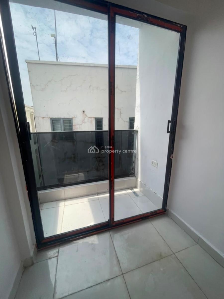 Spacious 2 Bedroom Apartment, Ologolo, Lekki, Lagos, Flat / Apartment for Rent