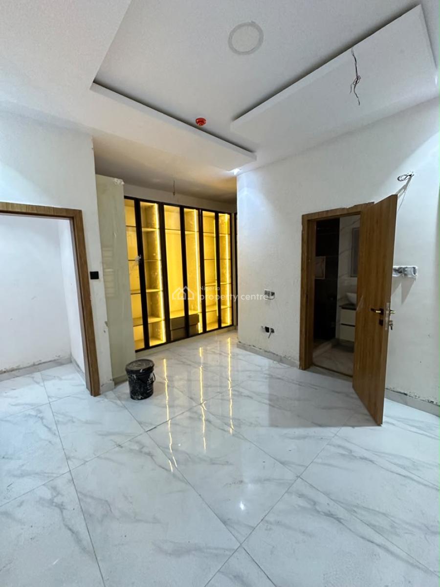 Exquisite 3 Bedroom Apartment with Gym, Pool and Elevator, Lekki Phase 1, Lekki, Lagos, Block of Flats for Sale