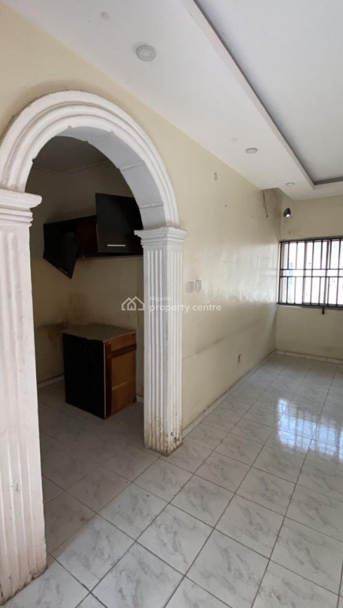 Spacious Miniflat Upstairs in a Secured Environment, Off Fola Osibo, Lekki Phase 1, Lekki, Lagos, Mini Flat (room and Parlour) for Rent