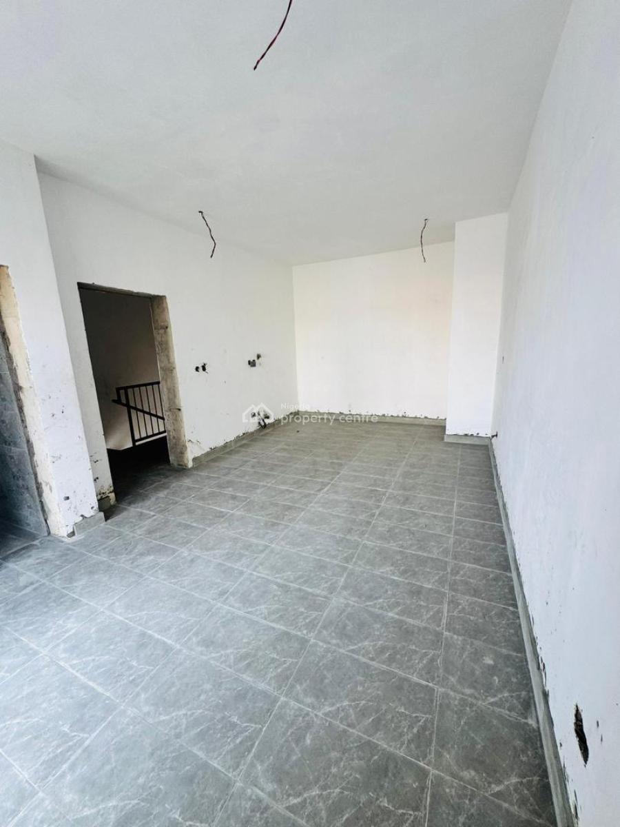 Standard 3 Bedroom Apartment, Yaba, Lagos, House for Sale