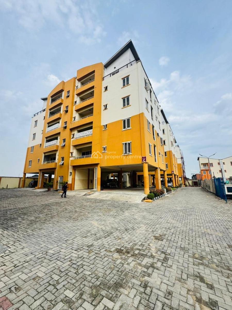 Standard 3 Bedroom Apartment, Yaba, Lagos, House for Sale