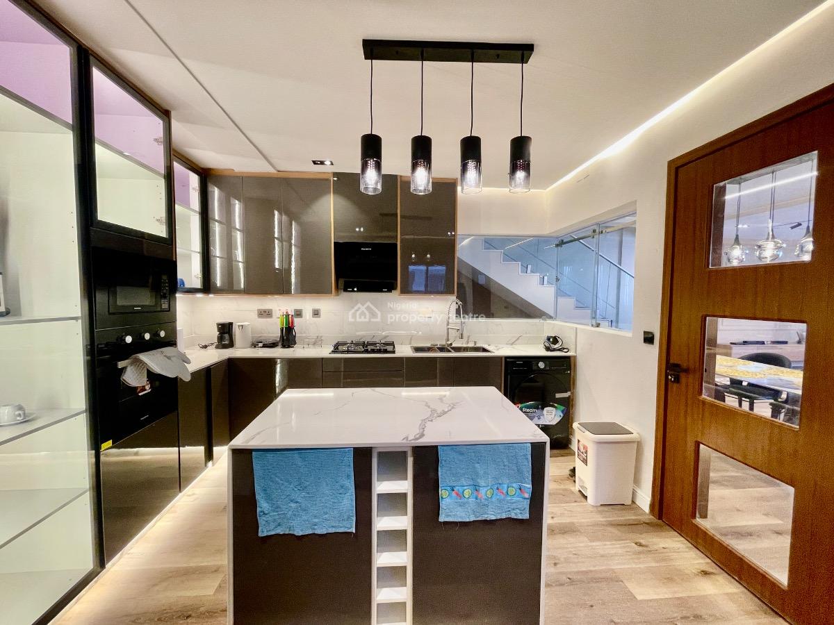 2 Bedroom Maisonette W/ Clean Aesthetics, Richmond Pearl Estate, Lekki Phase 1, Lekki, Lagos, Flat / Apartment Short Let