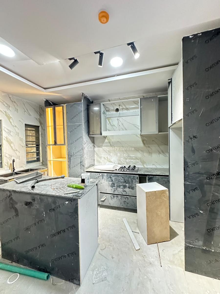 Well Organized & Standard 3 Bedroom with Pool & Gym, Lekki, Lagos, Flat / Apartment for Sale