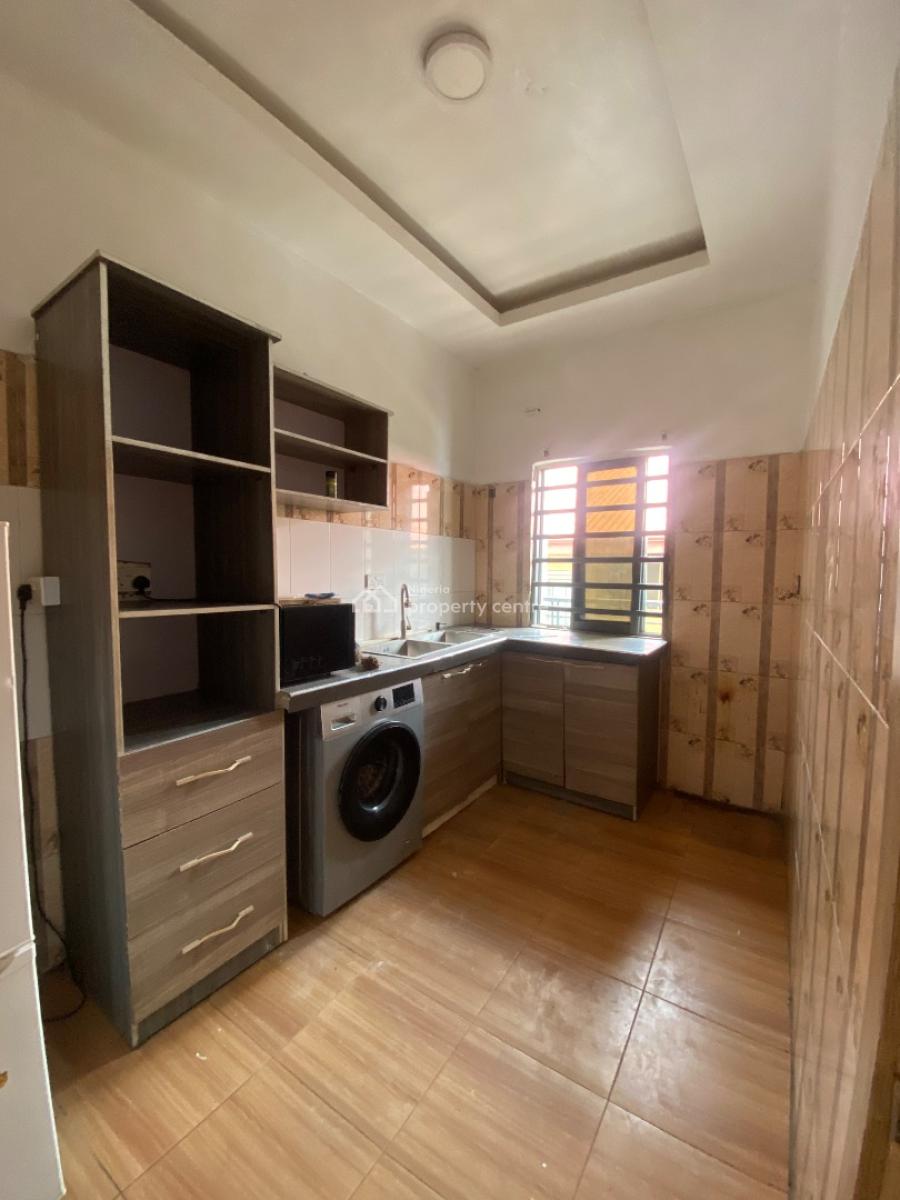 Luxury Unfurnished 2 Bedroom & Washing Machine & Inverter, Chevron, Lekki, Lagos, Flat / Apartment for Rent