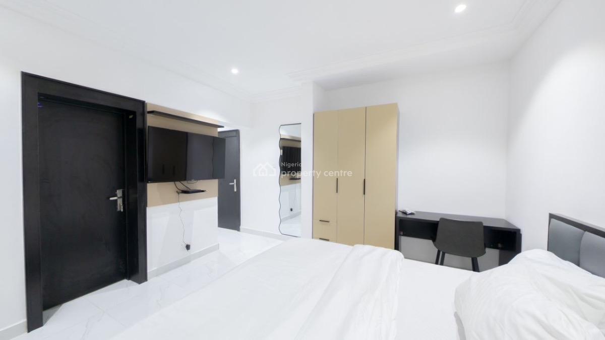 Luxury 2 Bedroom Executive Apartment with Self Check-in, Snooker Lounge, Lekki Phase 1, Lekki, Lagos, Flat / Apartment Short Let