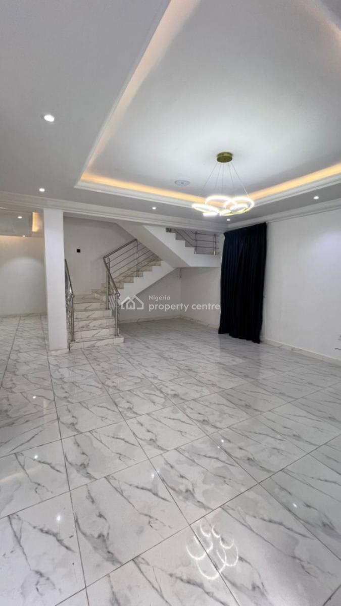 Unfurnished 3 Bedroom Maisonette with Bq Available, Platinum Way, Ikate, Lekki, Lagos, Terraced Duplex for Rent