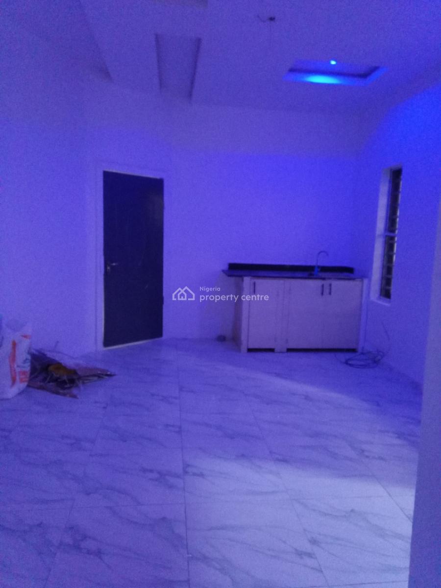 a Spacious Mini Flat, Chevron Drive, Chevy View Estate, Lekki, Lagos, Mini Flat (room and Parlour) for Rent
